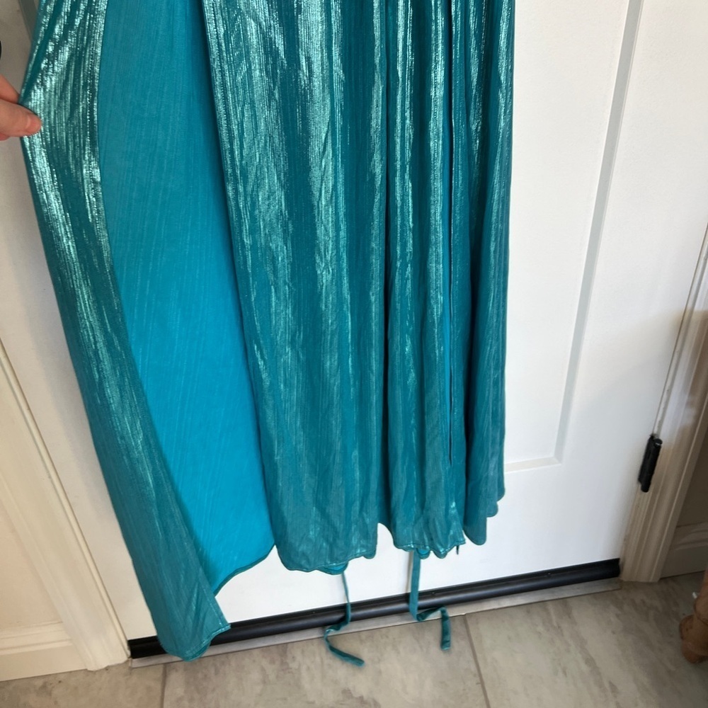 Bronx and Banco Romi Metallic Gown - Picture 9 of 11